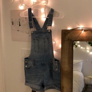 Overall shorts